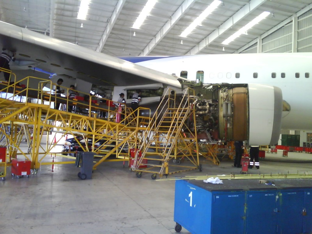 Avión en mantención